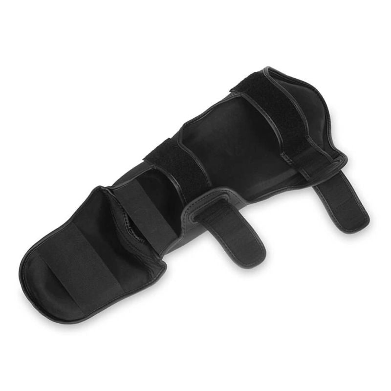 M Shin Guards - Black Master Ochraniacze piszczeli Your Sports Performance