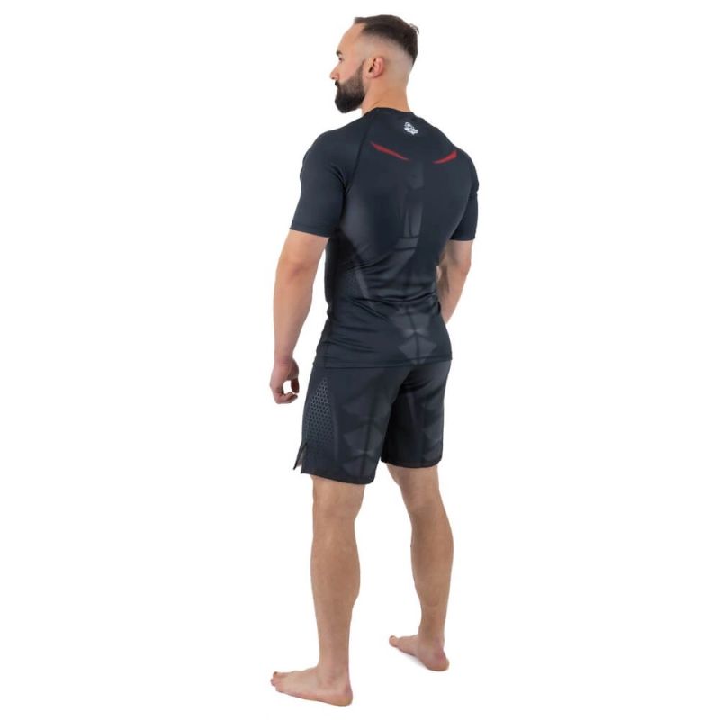 The "Snake" compression Rashguard shirt is made of DBX MORE DRY M material. ODZIEŻ - Koszulki treningowe Your Sports Performance