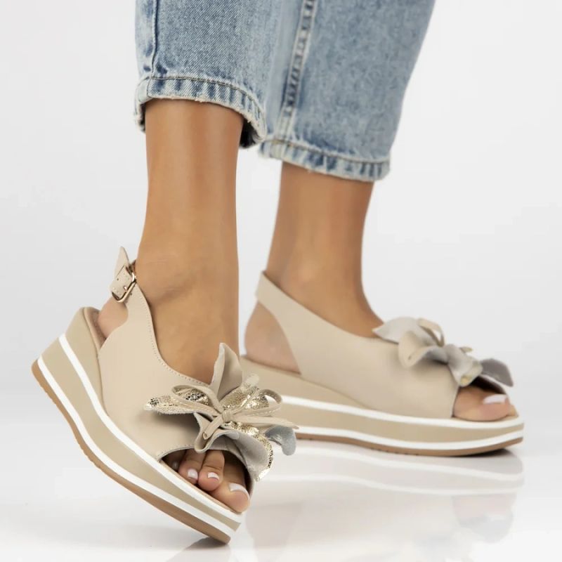 Women's leather wedge sandals beige Filippo DS7045/26