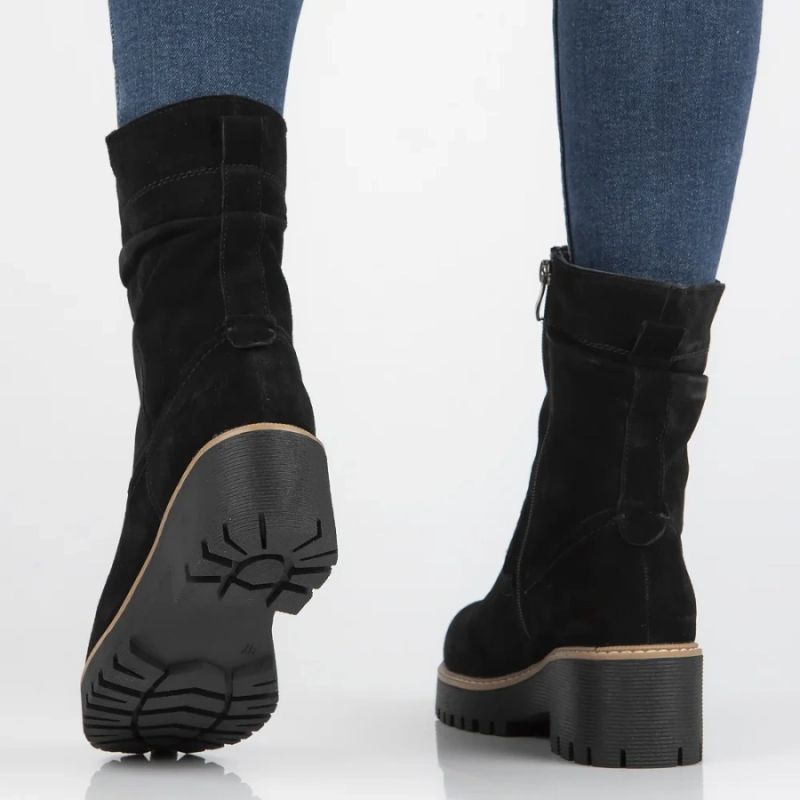 Women's leather ankle boots, ruffled, black, Filippo DBT6402