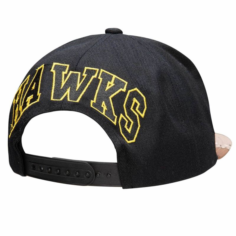 Mitchell & Ness NBA HWC Atlanta Hawks Choco Camo Cap - HHSS1101-AHAYYPPPBLCK Odzież/Czapki/Czapki z daszkiem Your Sports Performance