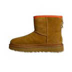 Women's UGG W Classic Mini Zipper Tape Logo Chestnut Snow Boots - 1144034-CHE Obuwie/Buty na co dzień Your Sports Performance