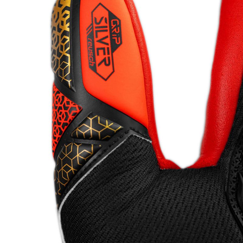 Goalkeeper gloves Reusch Attrakt Freegel Silver M 5570235 7075 Accessories/Gloves Your Sports Performance