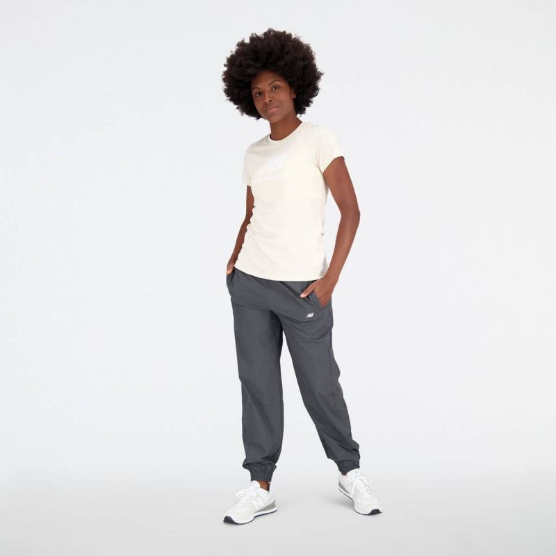 New Balance Essentials Stacked Logo CO TCM T-shirt W WT31546TCM Clothing/Lifestyle/T-shirts/New Balance New Balance