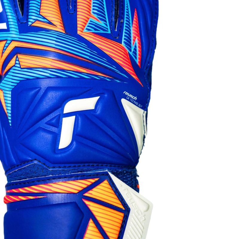 Reusch Attrakt Solid Junior goalkeeper gloves blue 5672515 4126 To be categorized Your Sports Performance