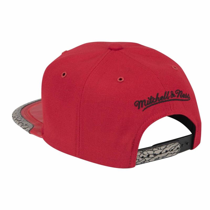 Mitchell & Ness Day 3 Snapback NBA Chicago Bulls Red Cap - 6HSSMM19505-CBUSCWH Odzież/Czapki/Czapki z daszkiem Your Sports Performance