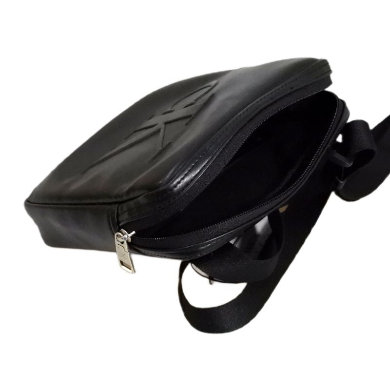Calvin Klein Crossbody Bag Black - ZM0ZM02871 8DS Akcesoria i sprzęt koszykarski/Saszetki, nerki Your Sports Performance