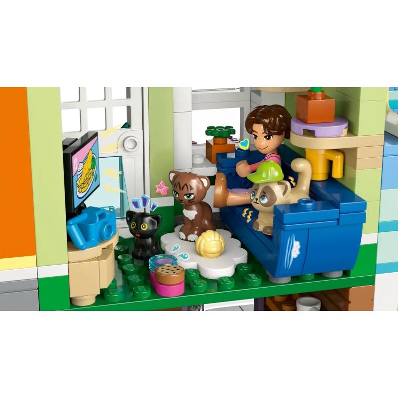 LEGO FRIENDS 42670 Heartlake City Apartments and Shops Accessories Your Sports Performance