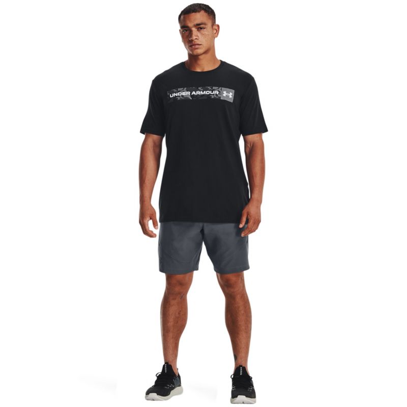 Under Armor Camo Chest Stripe T-shirt SS M 1376830 001 Clothing/Lifestyle/T-shirts/Under Armour Your Sports Performance