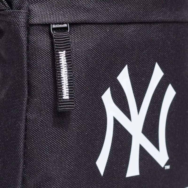 New Era Mlb New York Yankees Side Bag 11942030 Accessories/Sachets / Belts / Bags Your Sports Performance