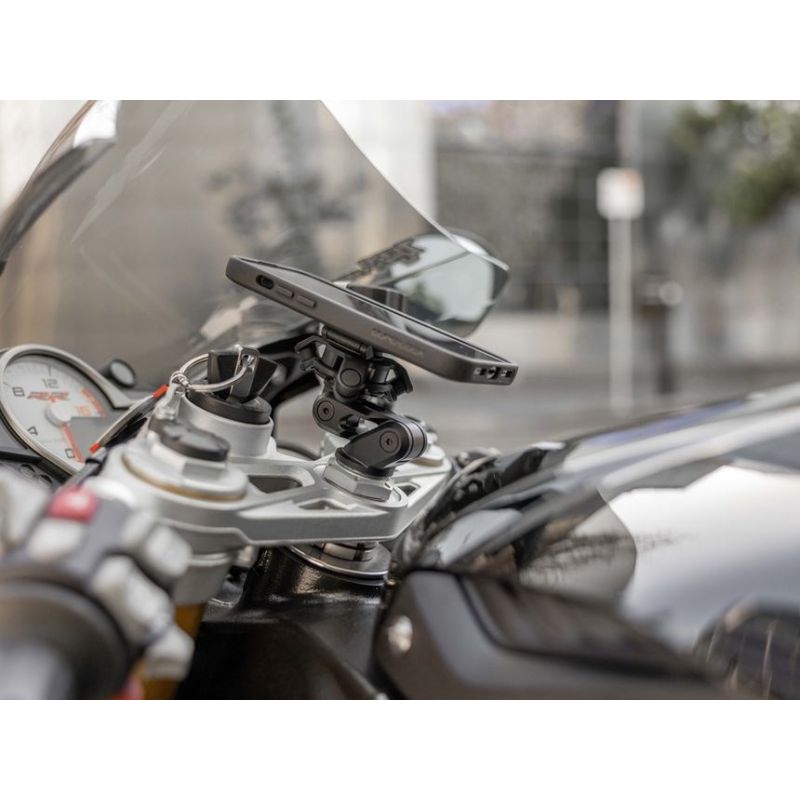 Quad Lock PRO Base mounted in the frame head post In preparation Your Sports Performance