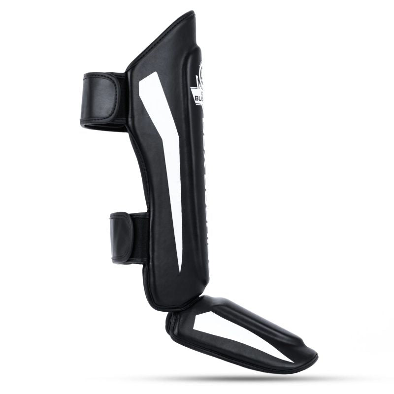 M Shin Guards - Phantom White Ochraniacze piszczeli Your Sports Performance