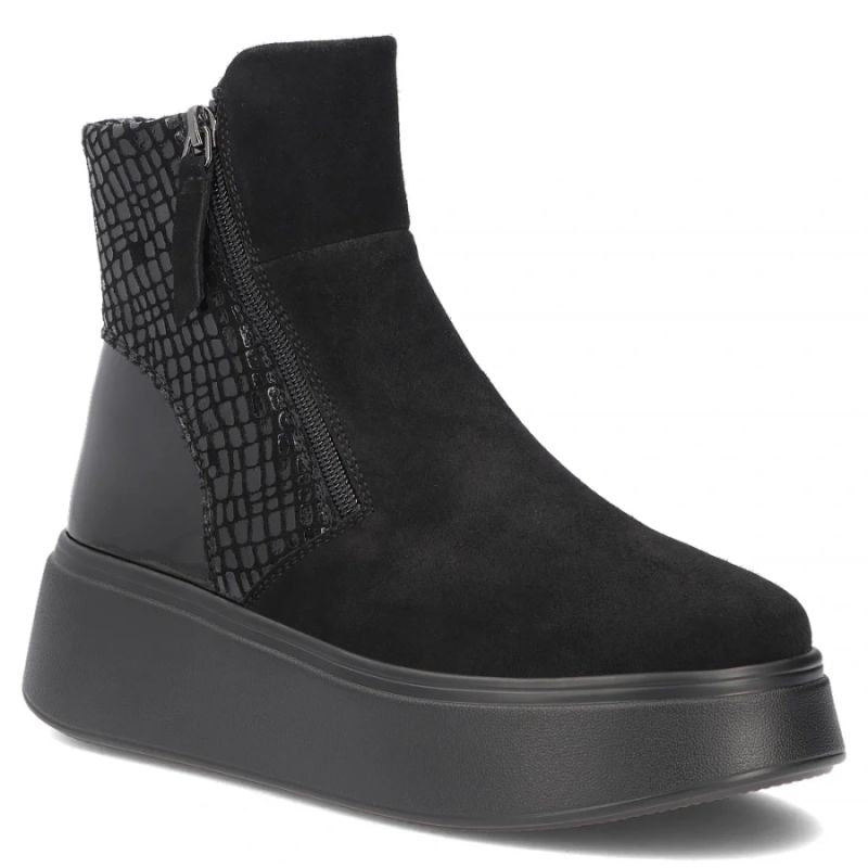 Women's leather ankle boots on a black platform Filippo DBT8077/26
