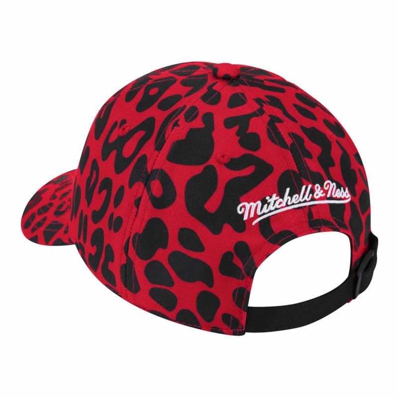 Mitchell & Ness NBA Chicago Bulls Strapback Cap - 6LUOMM20061-CBURED1 Odzież/Czapki/Czapki z daszkiem Your Sports Performance