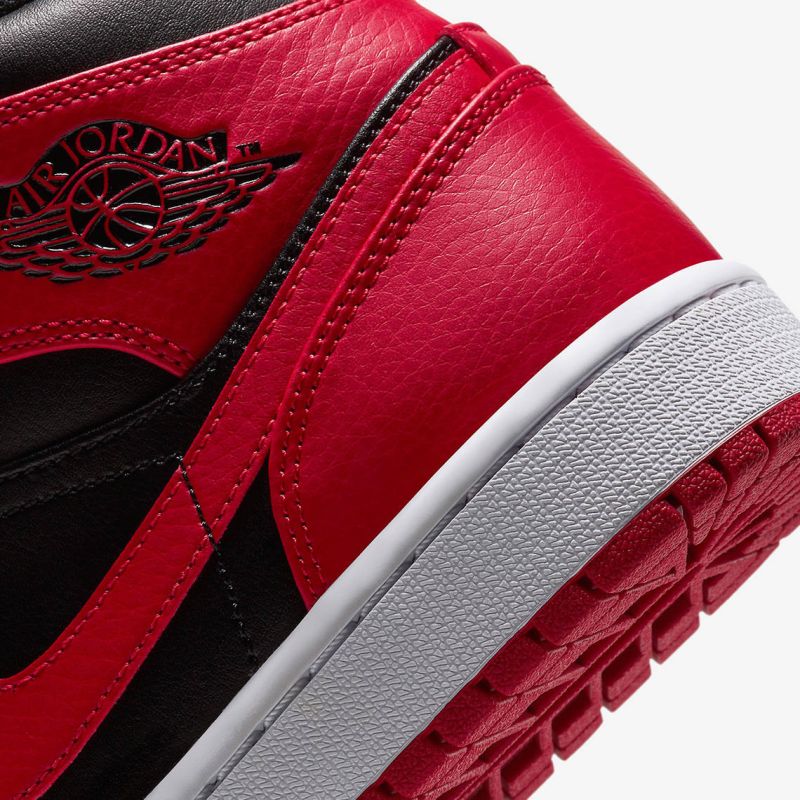 Air Jordan 1 Mid Banned Basketball Shoe - 554724-074 Obuwie/Buty do koszykówki męskie/Air Jordan Your Sports Performance