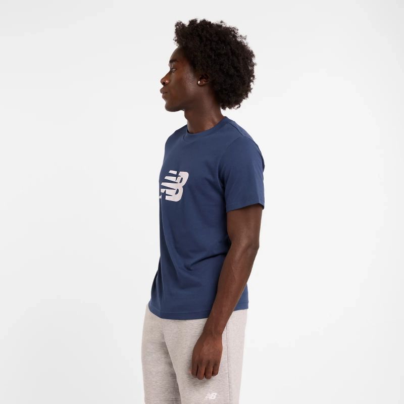 New Balance S/S Sport Graphic V Flying M T-shirt MT43906NNY Clothing/Lifestyle/T-shirts/New Balance New Balance