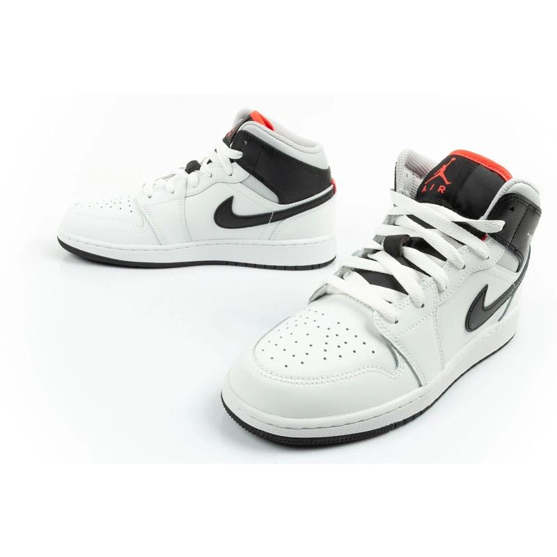 Nike Air Jordan 1 women's high-top sports shoes fashionable sneakers white black
