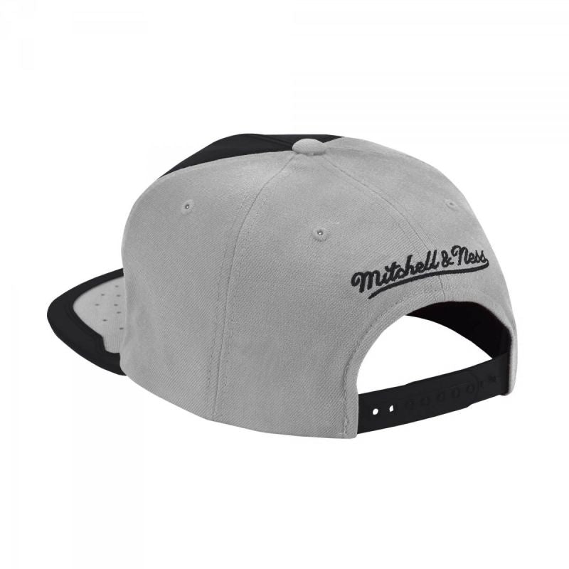 Mitchell &amp; Ness NBA Chicago Bulls NBA Day One Snapback Bulls cap 6HSSMM19224-CBUBKGY Clothing/Basketball/Mitchell & Ness Your Sports Performance