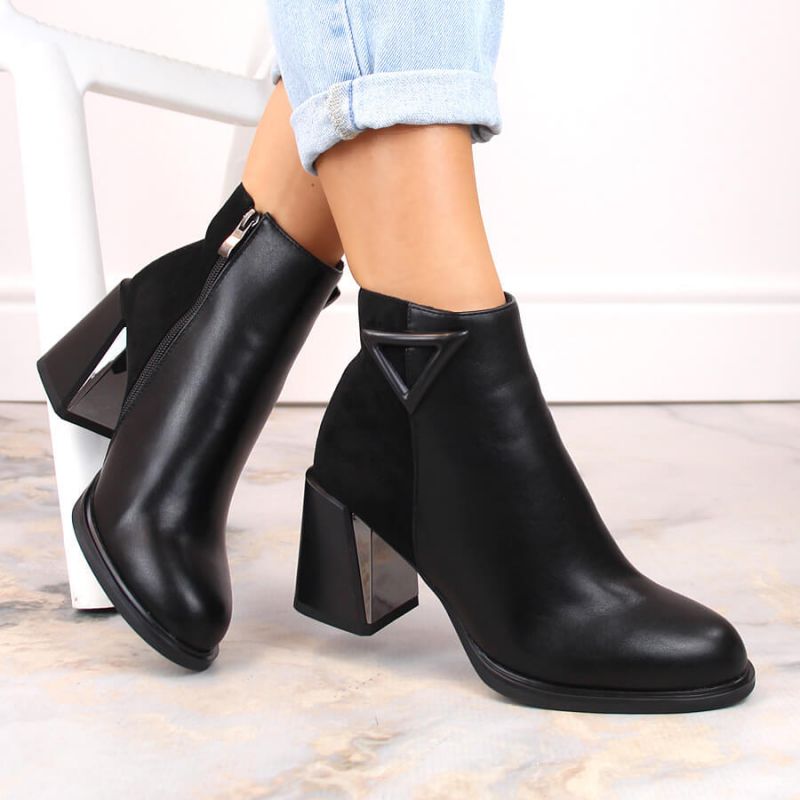 Insulated ankle boots with a decorative high heel D&amp;A S.Barski Premium Collection W OLI238 black Footwear/Outdoor/S.Barski Your Sports Performance