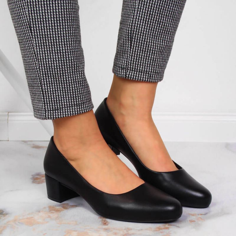 Black Pumps on a block from W Sergio Leone Footwear/Lifestyle/Sergio Leone Your Sports Performance