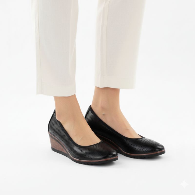 Women's openwork wedge pumps, black Vinceza 58629 To be categorized Your Sports Performance
