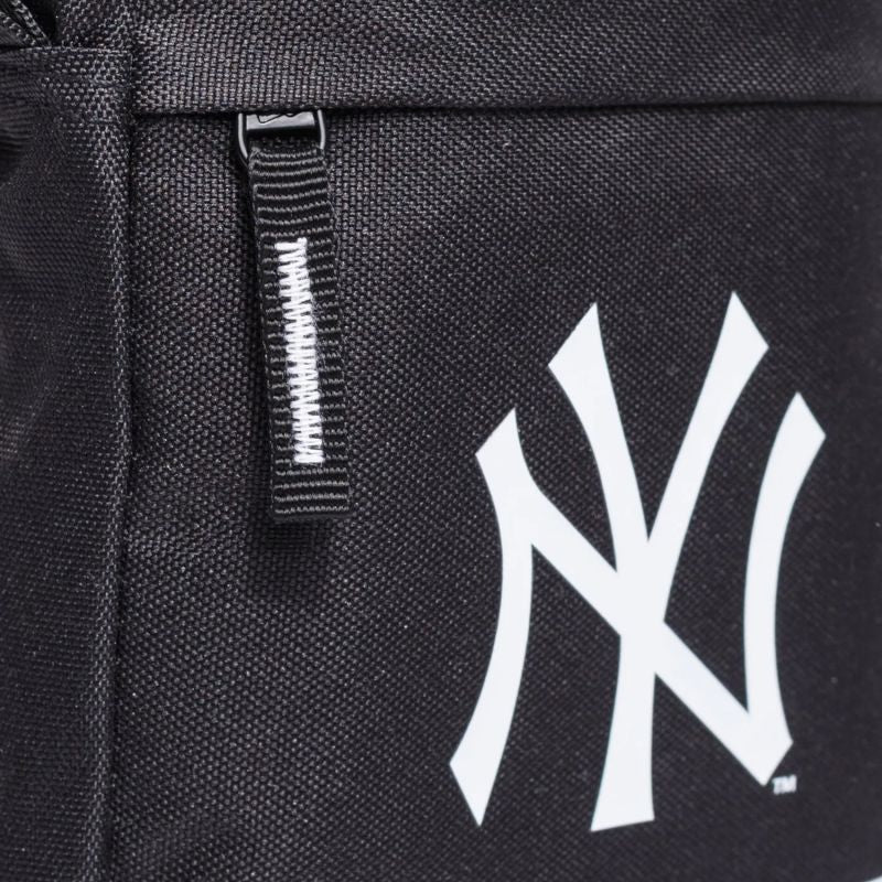 New Era Mlb New York Yankees Side Bag 11942030 Accessories/Sachets / Belts / Bags Your Sports Performance