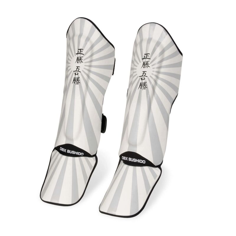 M Shin Guards - Japan Ochraniacze piszczeli Your Sports Performance