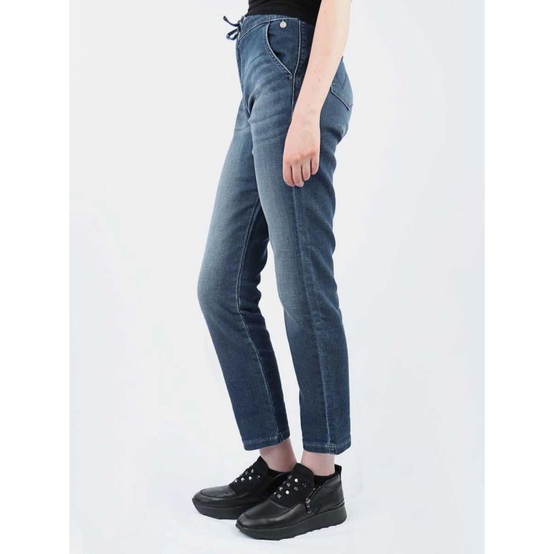 Wrangler Slouchy Ocean Nights W27CAC69Y Clothing/Lifestyle/Trousers, shorts/Wrangler Your Sports Performance
