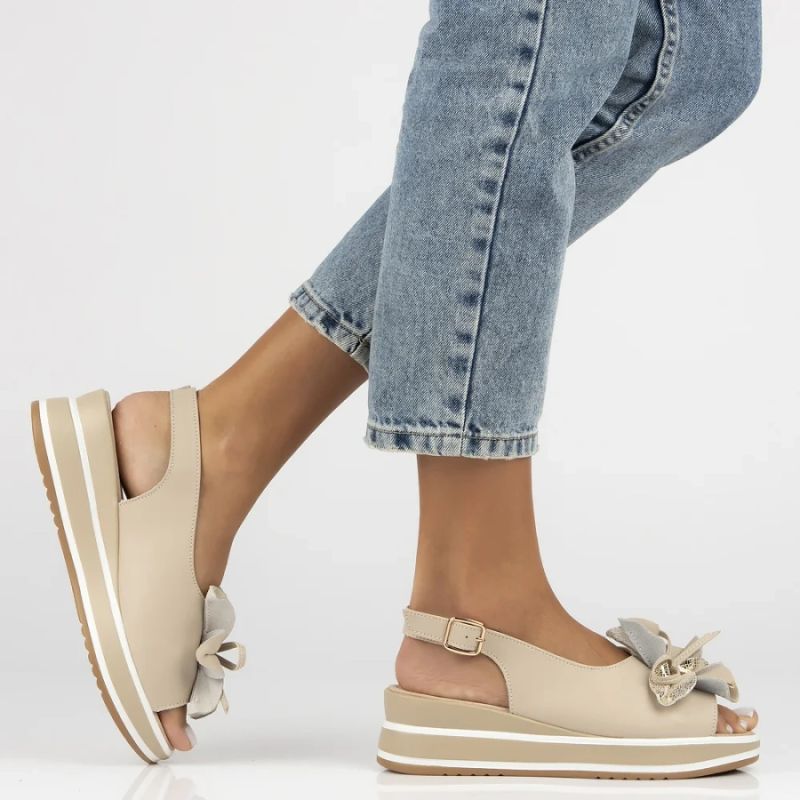 Women's leather wedge sandals beige Filippo DS7045/26