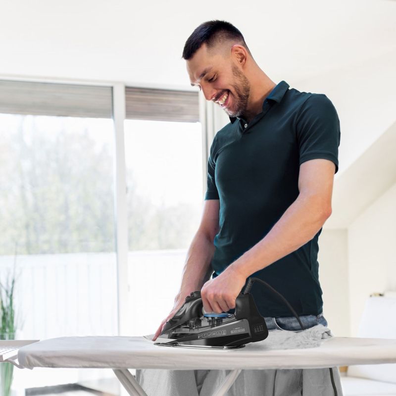 Black+Decker BXIR2805E steam iron AGD - Produkty/Żelazka i generatory pary Your Sports Performance