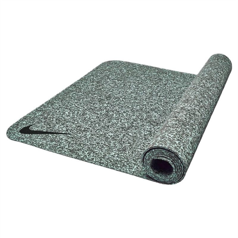 Nike Flow 4mm Mint Foam / Ash Green pilates yoga mat - N.100.2410.371.OS Akcesoria i sprzęt koszykarski/Sprzęt i akcesoria treningowe Your Sports Performance