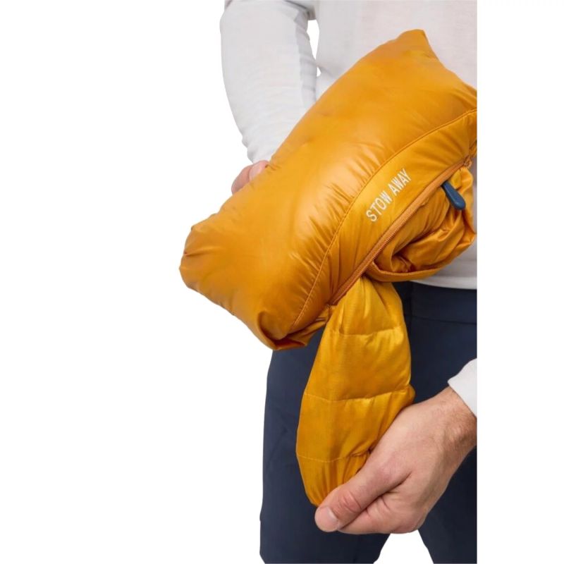 Jack Wolfskin Passamani Down Jacket M A61836-M0043 Clothing/Outdoor/Jack Wolfskin Your Sports Performance