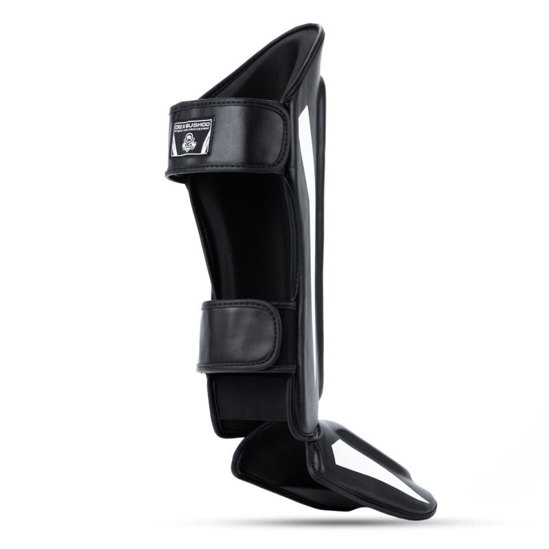 M Shin Guards - Phantom White Ochraniacze piszczeli Your Sports Performance