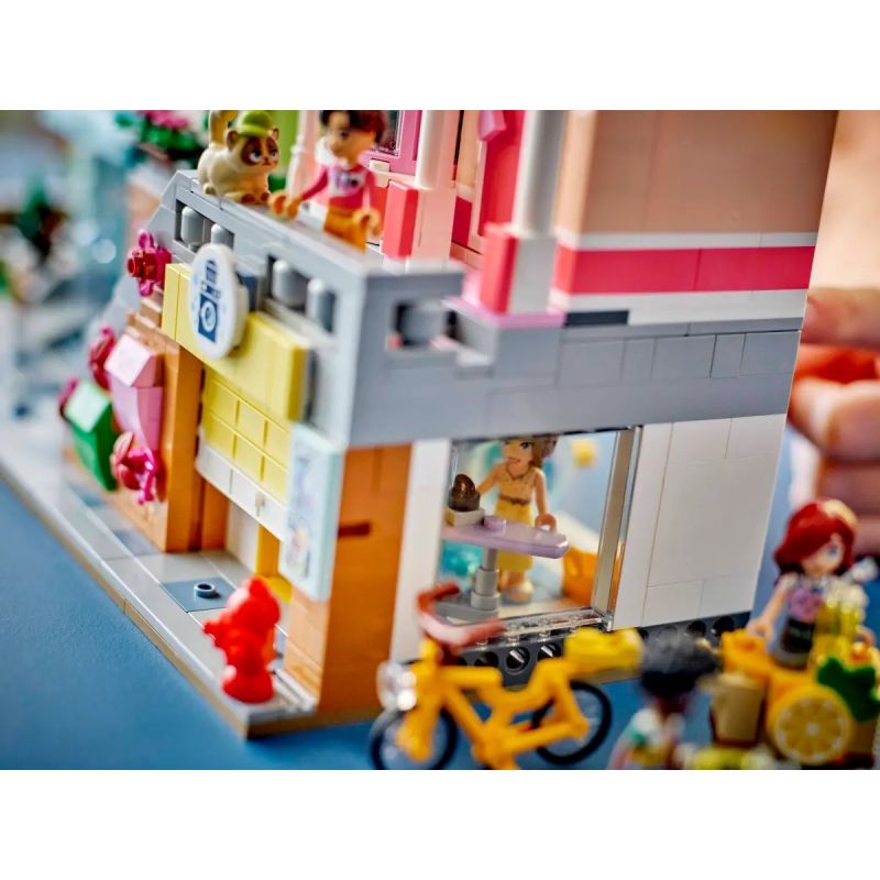 LEGO FRIENDS 42670 Heartlake City Apartments and Shops Accessories Your Sports Performance