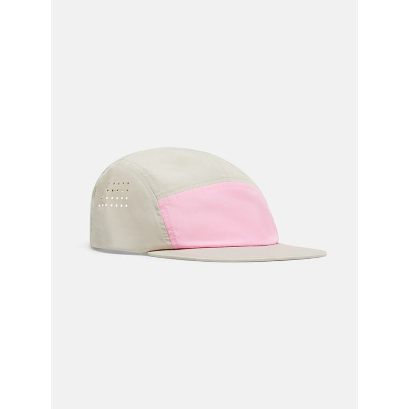 Peak Performance Lightweight beige cap In preparation Your Sports Performance