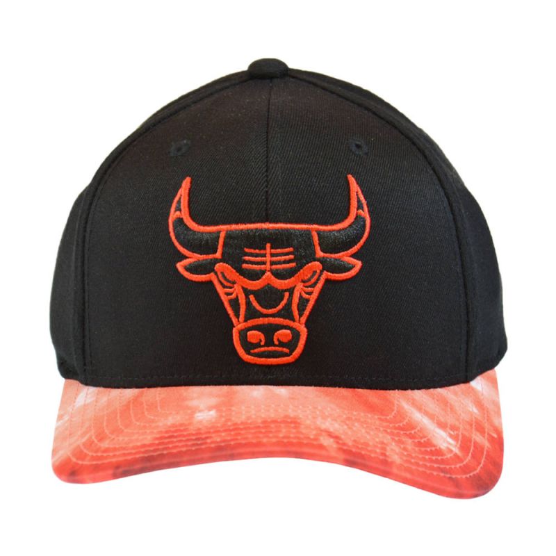 Mitchell & Ness NBA Tie Dye Classic Red Chicago Bulls Snapback Cap - 6HSSFH21HW002-CBUBKRD Odzież/Czapki/Czapki z daszkiem Your Sports Performance