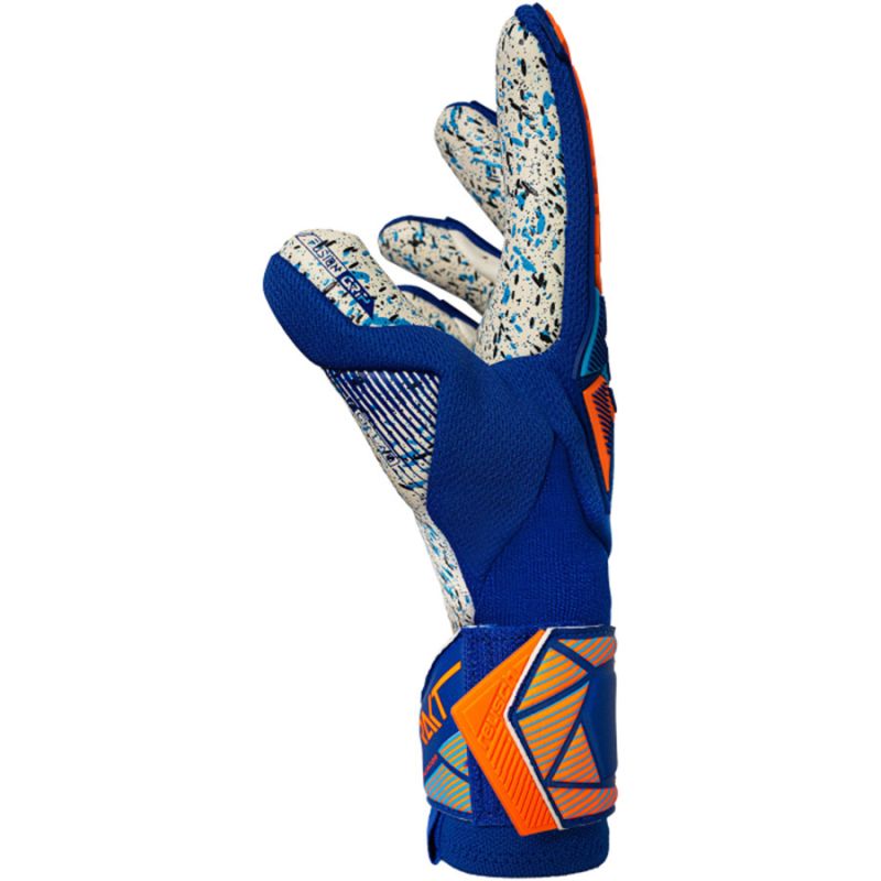 Reusch Attrakt Freegel Fusion Goaliator gloves 56 70 995 4129 Reusch