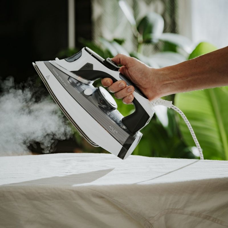 ADLER AD 5053 steam iron AGD - Produkty/Żelazka i generatory pary Your Sports Performance