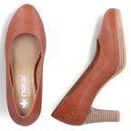 Brown leather pumps with a block heel, Rieker 41560-23
