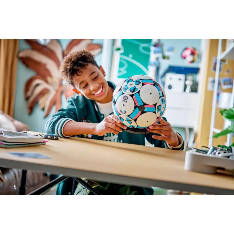 LEGO Editions 43019 - Soccer Ball Kid/Toys Your Sports Performance