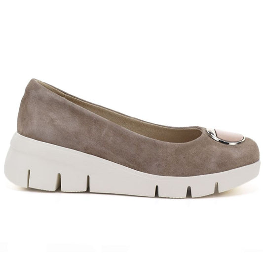 Women's beige leather wedge shoes Vinceza 95412 Vinceza