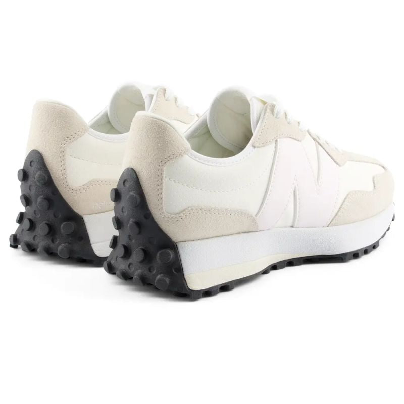 Women’s Classic New Balance 327 Lifestyle Shoes (W3271UO)