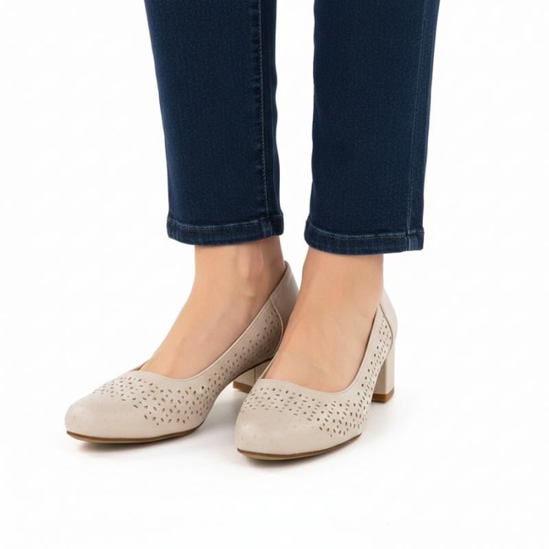 Women's openwork pumps on a block, beige Sergio Leone PB293 To be categorized Your Sports Performance