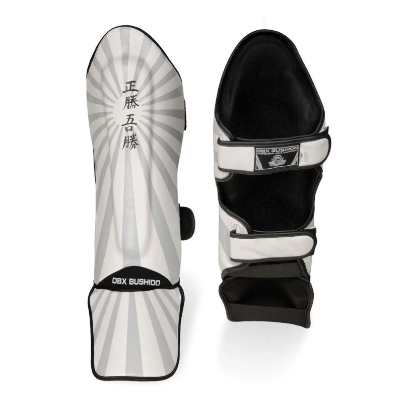 M Shin Guards - Japan Ochraniacze piszczeli Your Sports Performance