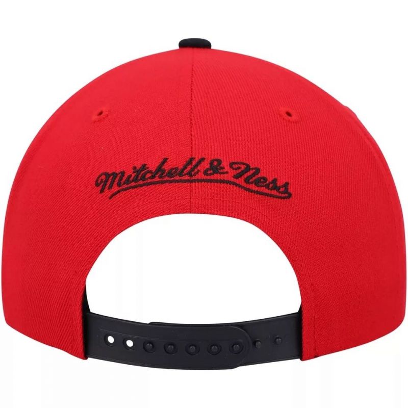 Mitchell &amp; Ness Chicago Bulls NBA Day One Snapback Cap Bulls 6HSSMM19224-CBUBKWH Clothing/Basketball/Mitchell & Ness Your Sports Performance