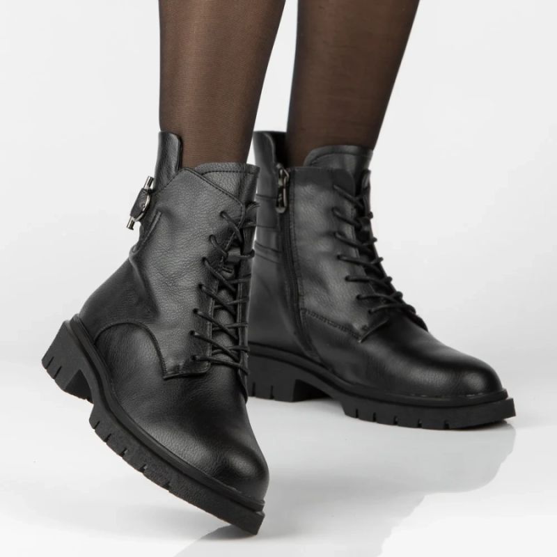 Women's leather ankle boots, black Filippo DBT8018