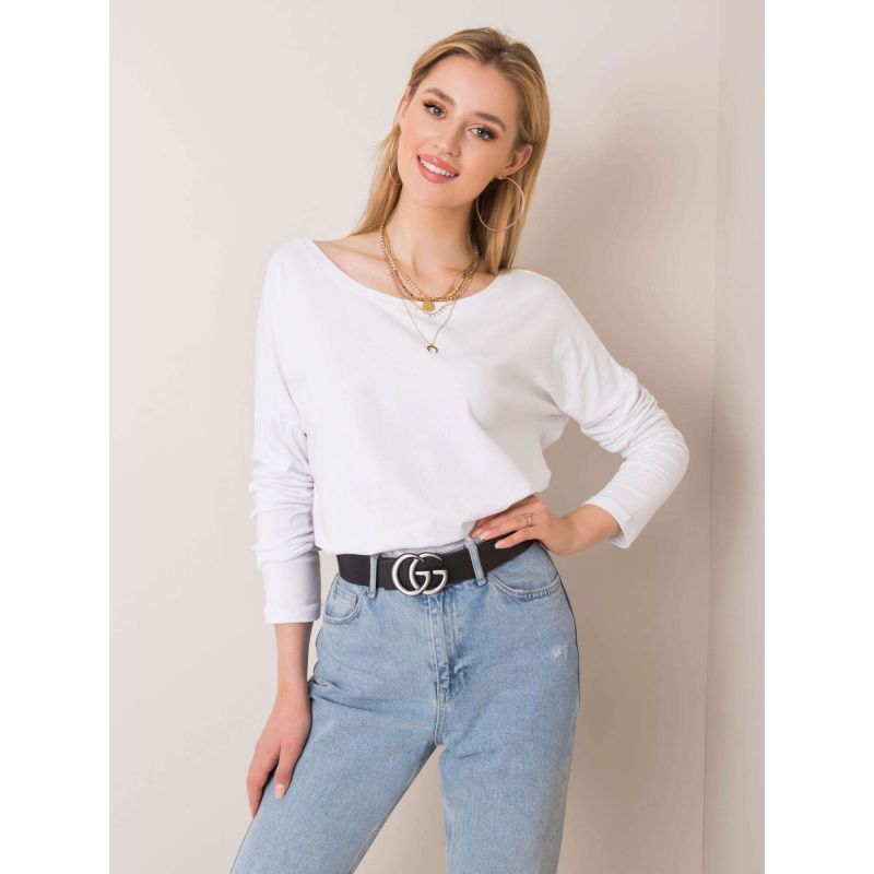 White blouse with a scoop neckline at the back (RV-BZ-5890.10) In preparation Your Sports Performance