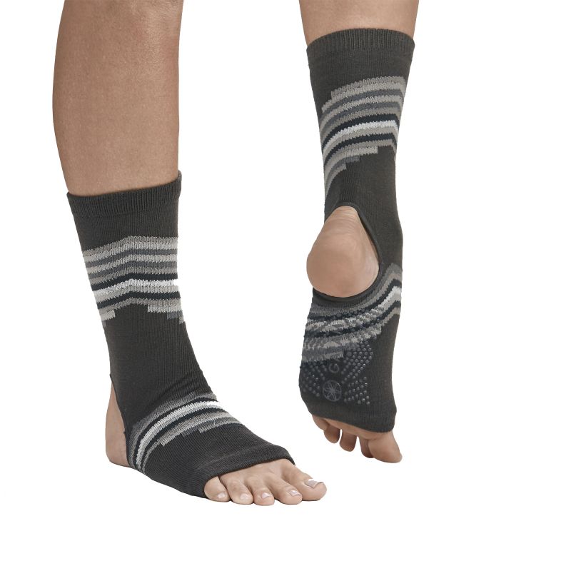 GAIAM 63497 anti-slip socks Clothing/Training/Socks/Unisex Your Sports Performance