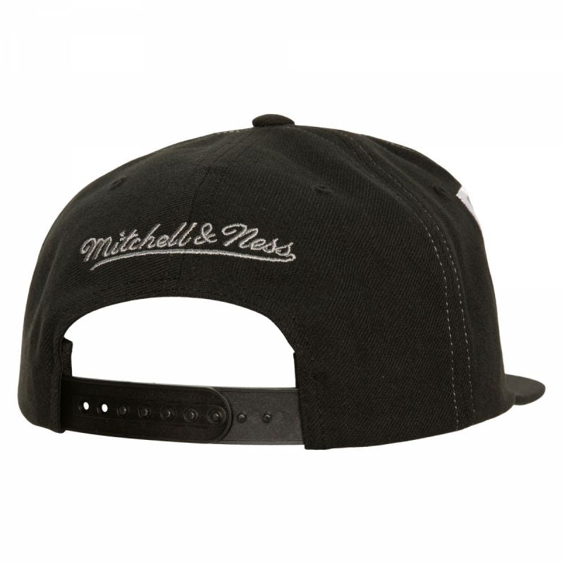 Mitchell &amp; Ness Varsity Bust Snapback Brooklyn Nets Cap HHSS6461-BNEYYPPPBLCK Clothing/Basketball/Mitchell & Ness Your Sports Performance