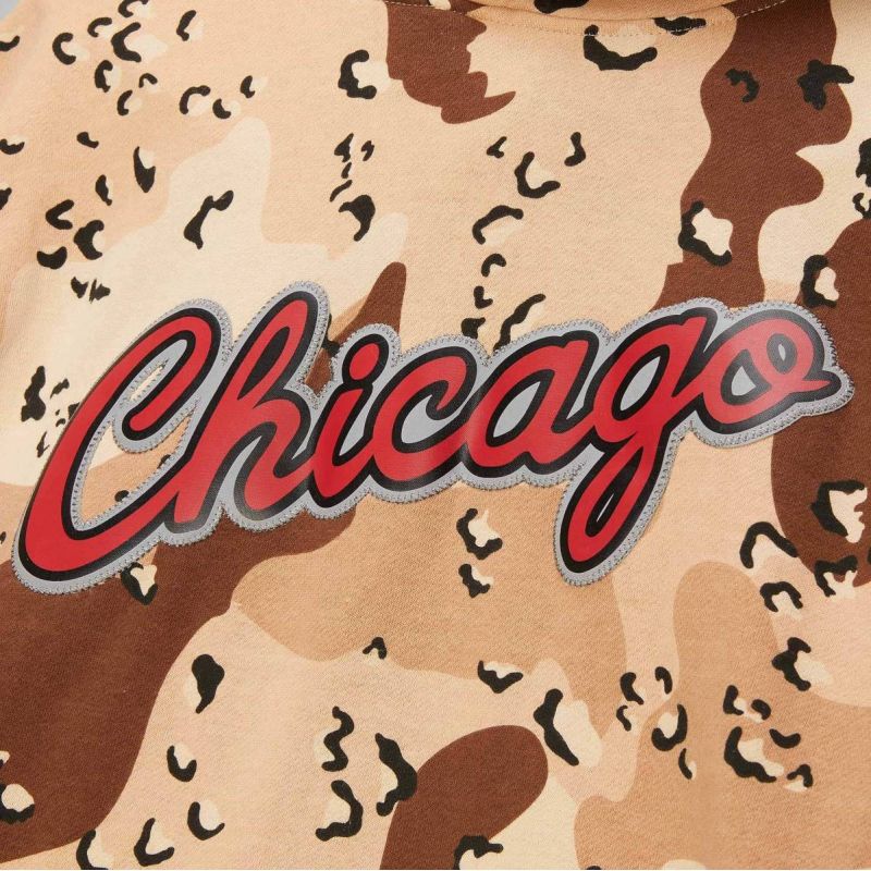 Mitchell & Ness NBA Chicago Bulls Camo Reflective Hoodie Odzież/Odzież na co dzień Your Sports Performance